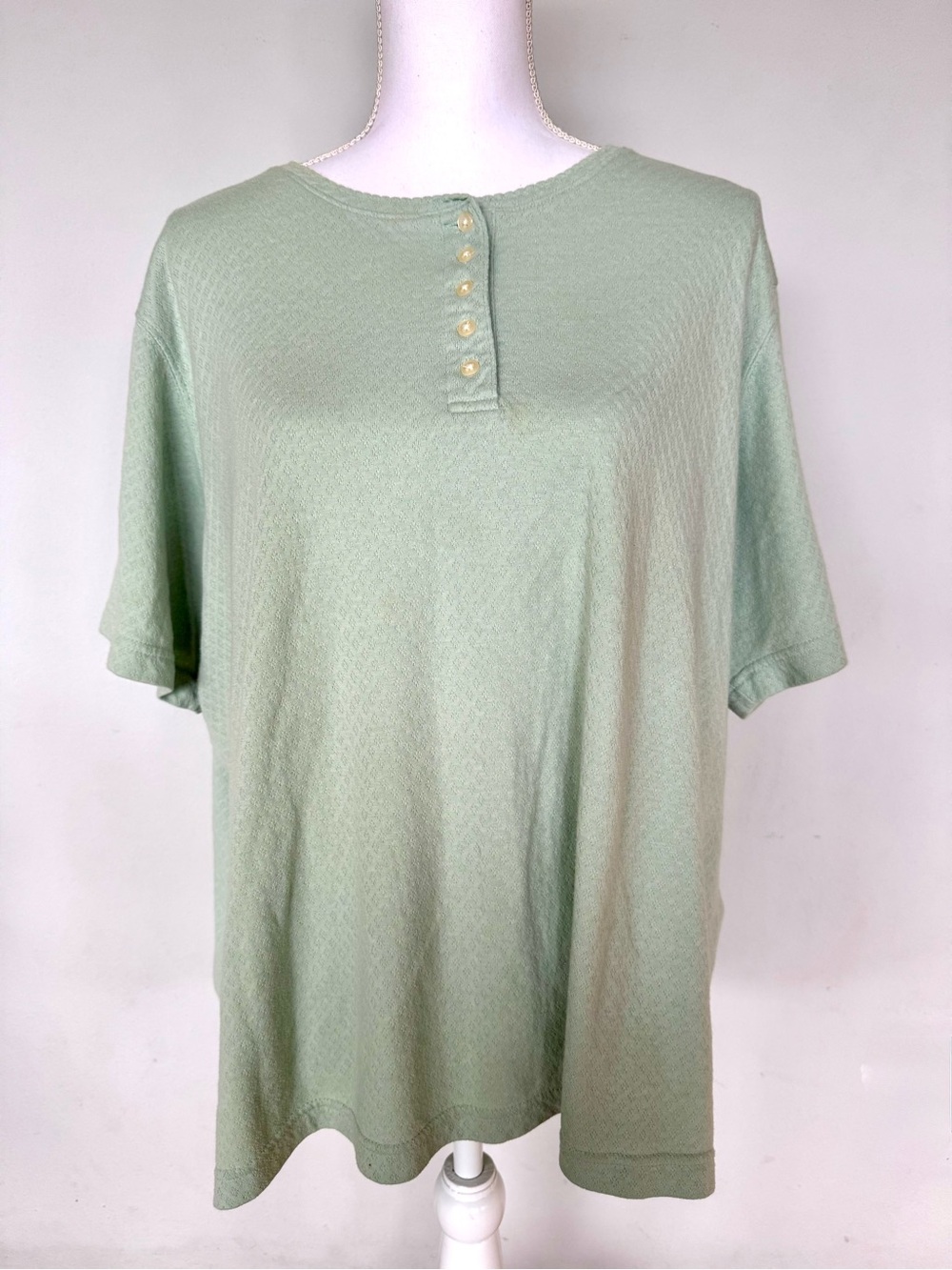 Vintage Sage Green Textured Henley Tee | EUC | 20/22W | Cotton Blend